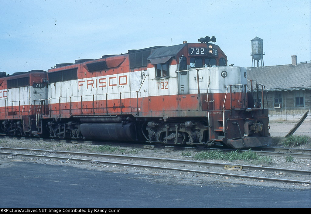 SLSF 732 at Frisco